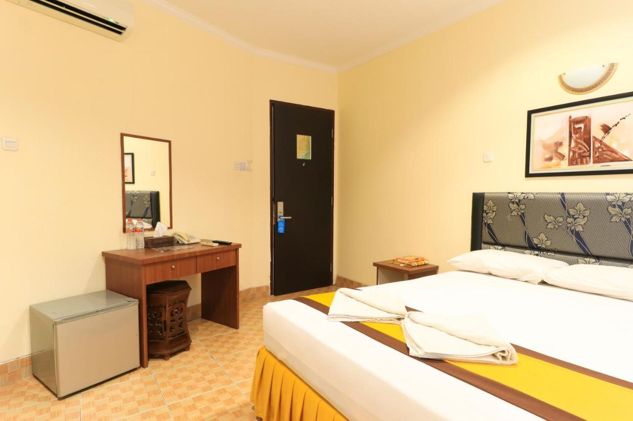 Al-Badar Hotel Syariah Makassar Exterior foto