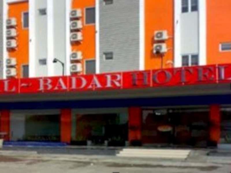 Al-Badar Hotel Syariah Makassar Exterior foto